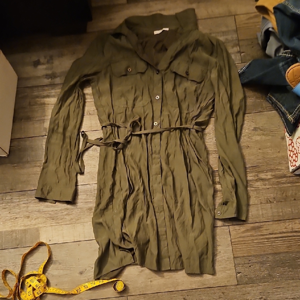 BE COOL Green Button down dress. Women's size medium